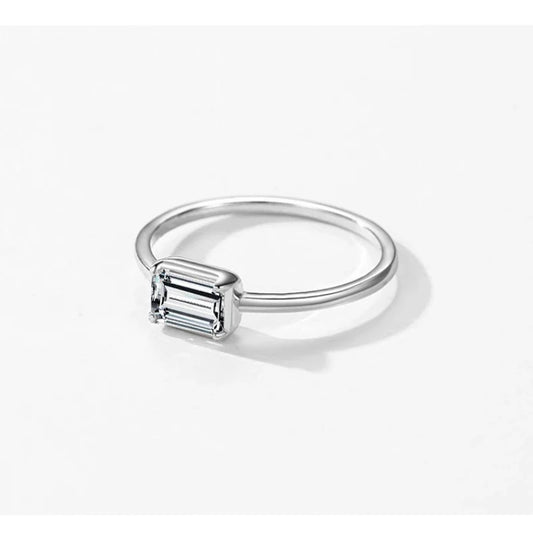 Clear crystal ring, perfect for grounding and amplifying positive energy, in a sleek silver band