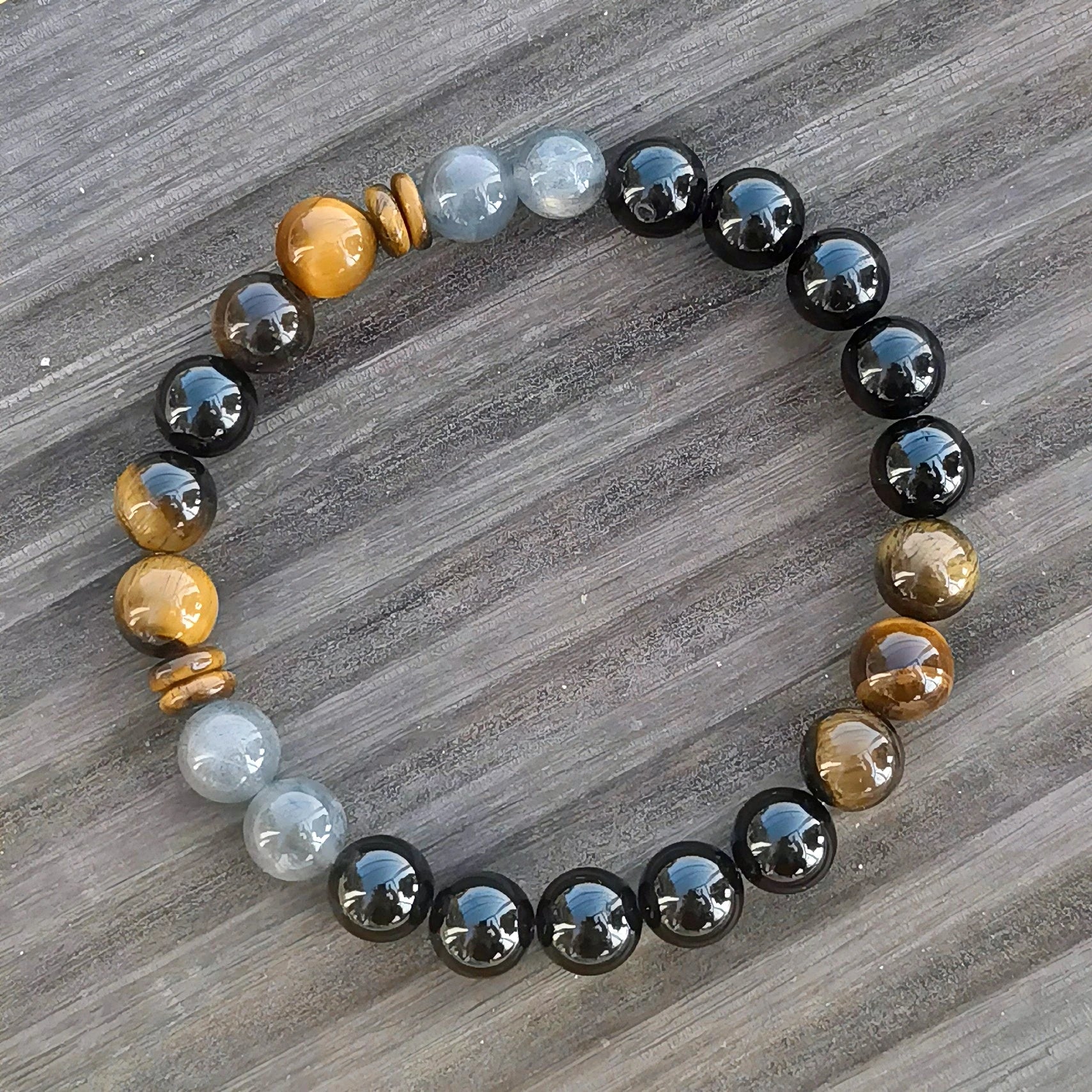 Known for its soothing properties, this natural amber bracelet is designed to promote relaxation and healing, ideal for those seeking calmness and well-being